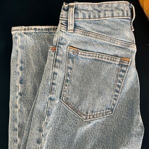 Abercrombie 90s straight ultra high rise